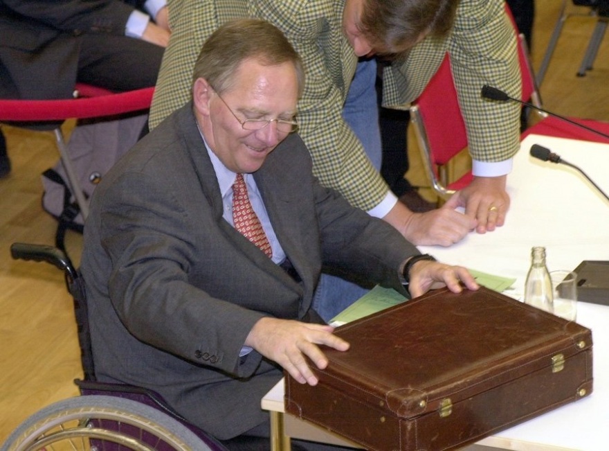 Πέθανε ο Βόλφγκανγκ Σόιμπλε - Έδινε επί χρόνια μάχη με τον καρκίνο