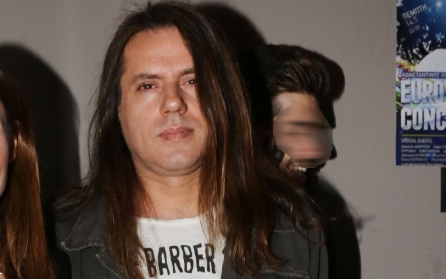 Δημήτρης Κοργιαλάς: Κατάξανθος σε νέα του εμφάνιση - Δείτε το βίντεο