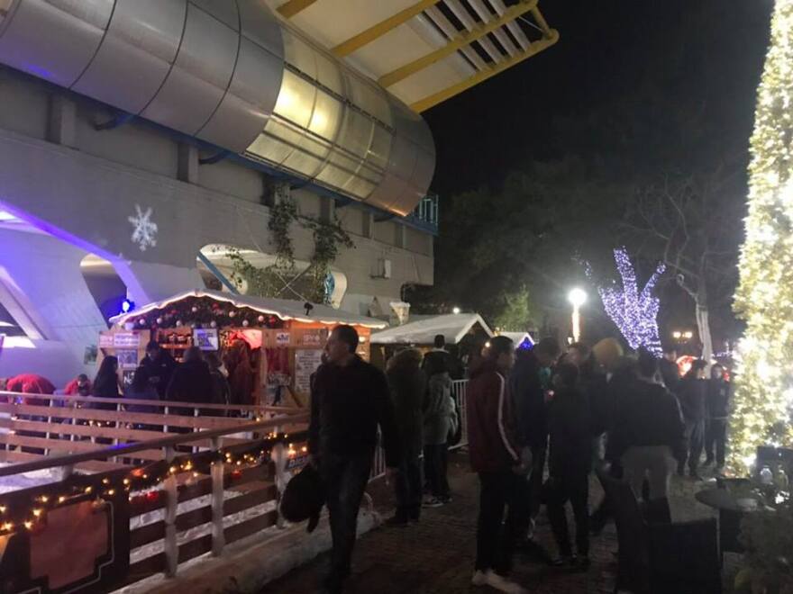 Επίθεση στο «ταχυδρομείο του Άγιου Βασίλη» στο Μαρούσι: Ανήλικοι έσπασαν καρέκλες και πάγκους