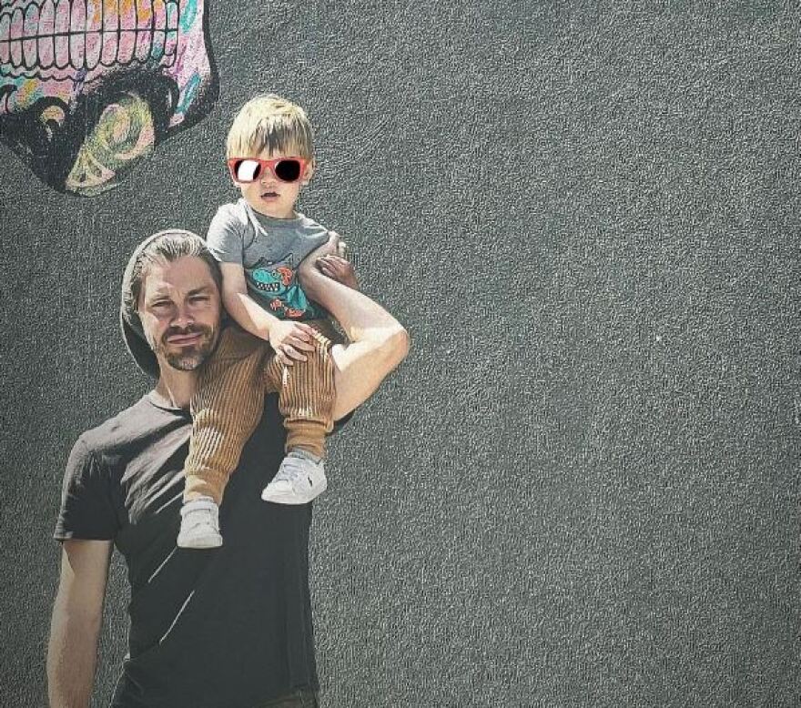 Τομ Πάιν: Ο πρωταγωνιστής του Walking Dead και η σύζυγός του απέκτησαν δίδυμα