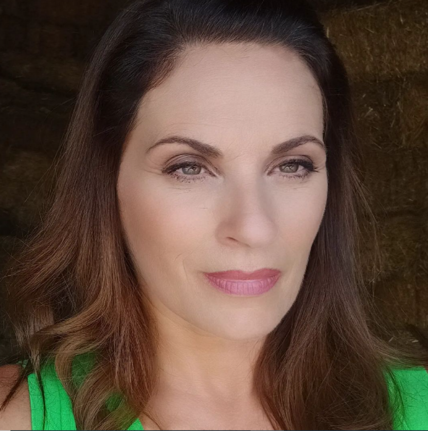 Μαύρο Ρόδο: Η Θεοφανία Παπαθωμά δημοσίευσε φωτογραφίες από τα γυρίσματα