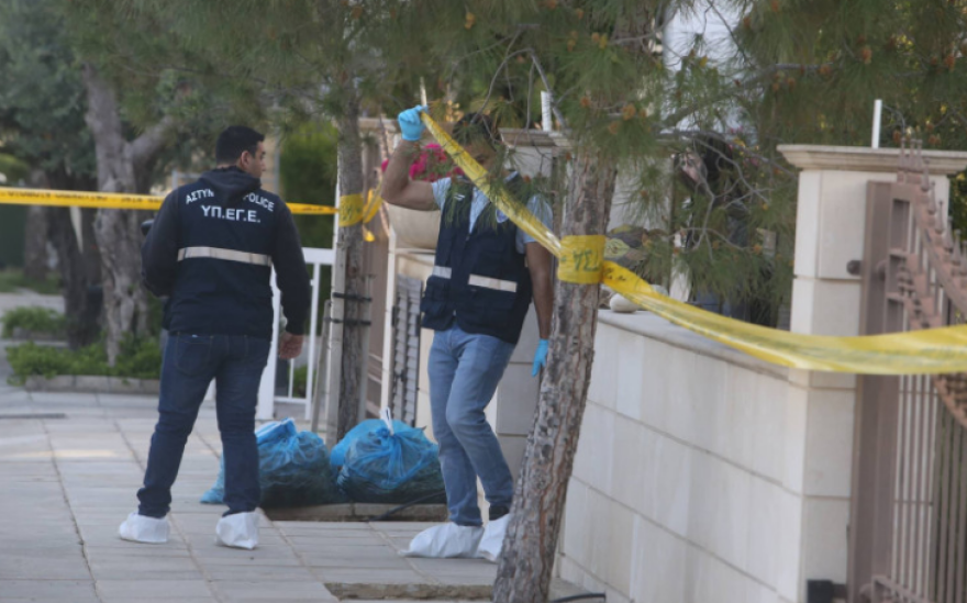 Ένα μαχαίρι, ένας αυτουργός, πολλά ερωτήματα για τη διπλή δολοφονία στην Κύπρο