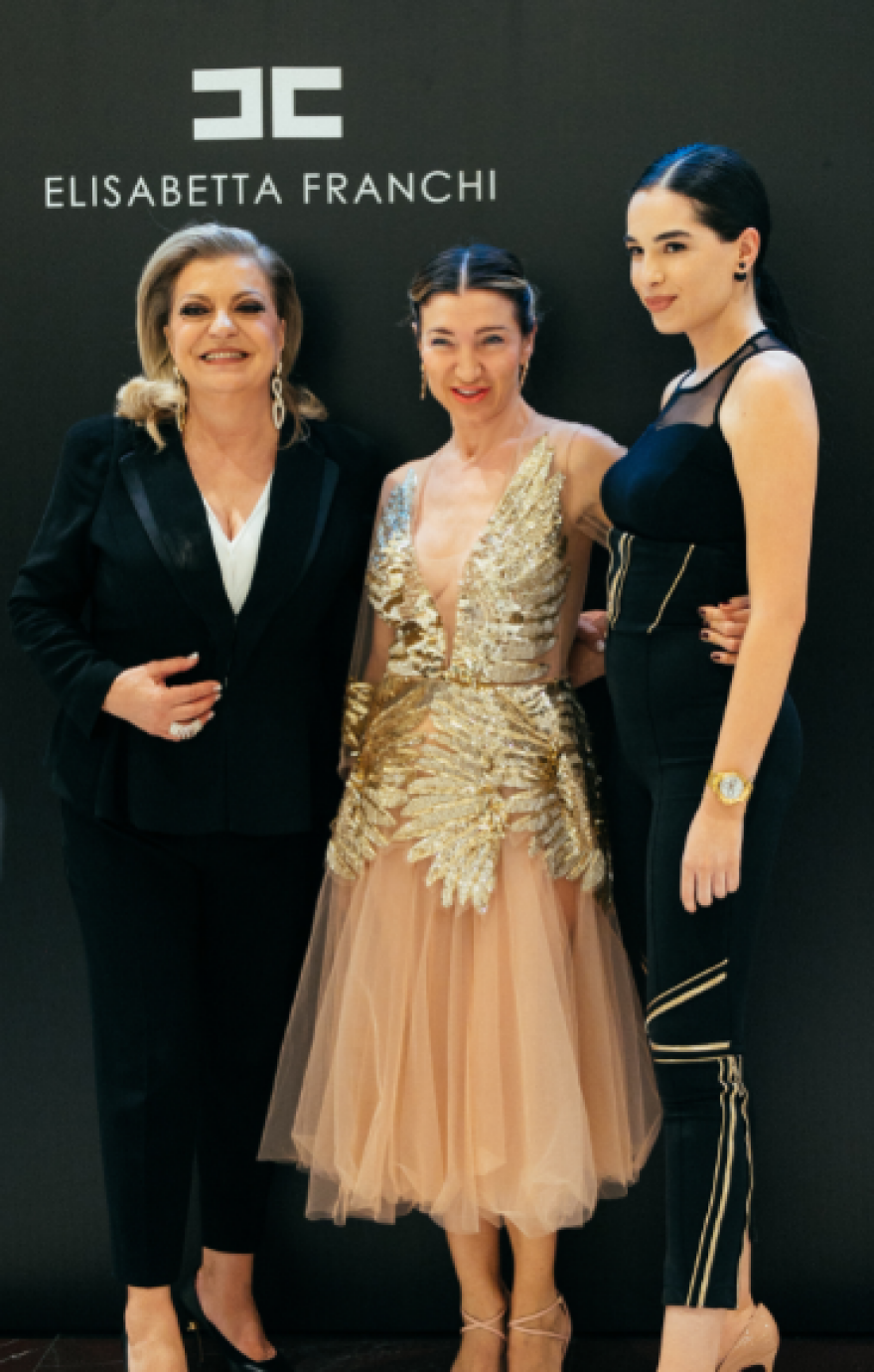 Η Ιταλίδα σχεδιάστρια Elisabetta Franchi στο protothema.gr: «Εμπνέομαι από τον Ουρανό, τη Γη και την Καρδιά»