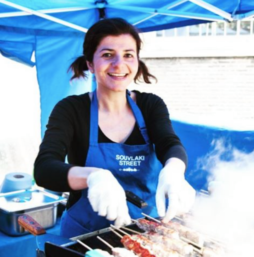 Φωτογραφίες: Ουρές... πολλών μέτρων για το Souvlaki Street μιας Κρητικιάς στο Λονδίνο