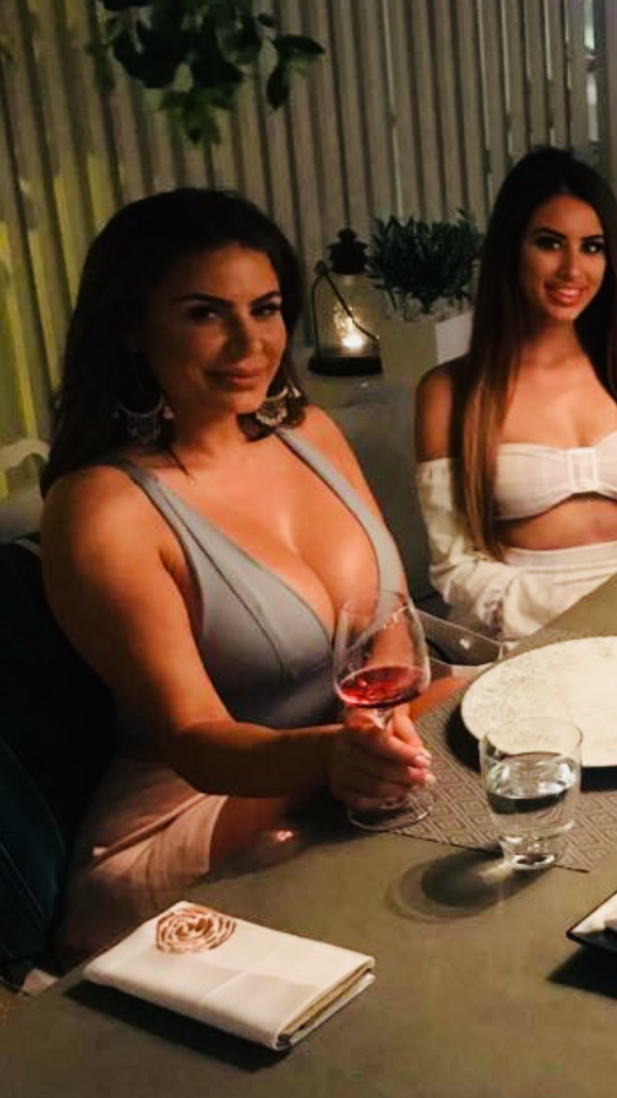 Λέξι Στίβενς: Το «θωρηκτό» του Playboy επέστρεψε στη Μύκονο