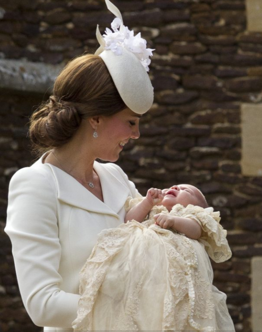 Βάπτιση πρίγκιπα Λούις: Βίντεο και φωτογραφίες από την τελετή 