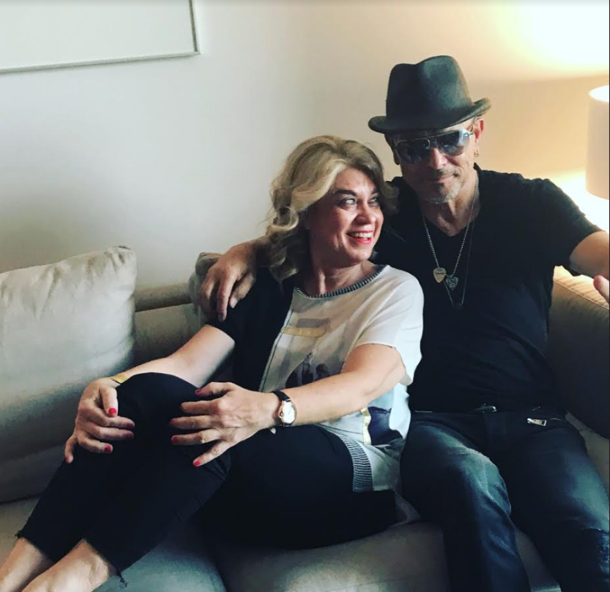 Ο κιθαρίστας των Scorpions εξομολογείται: «Απόψε θα σπάσω τις χορδές και την καλοκαιρινή μονοτονία»