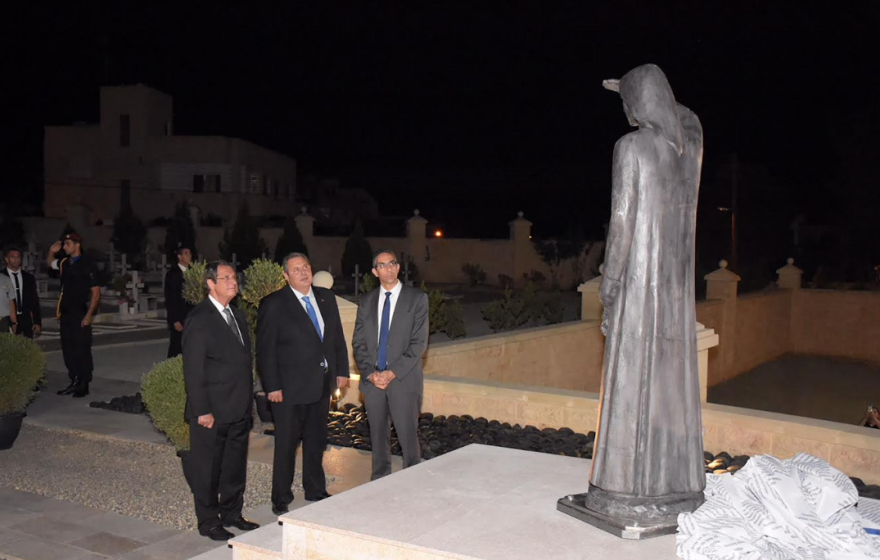 Συγκίνηση στα αποκαλυπτήρια του μνημείου «Μάνα των Αγνοουμένων» στον Τύμβο Μακεδονίτισσας στη Λευκωσία