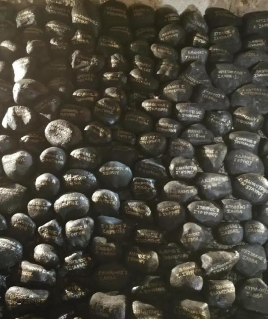 Συγκίνηση στα αποκαλυπτήρια του μνημείου «Μάνα των Αγνοουμένων» στον Τύμβο Μακεδονίτισσας στη Λευκωσία