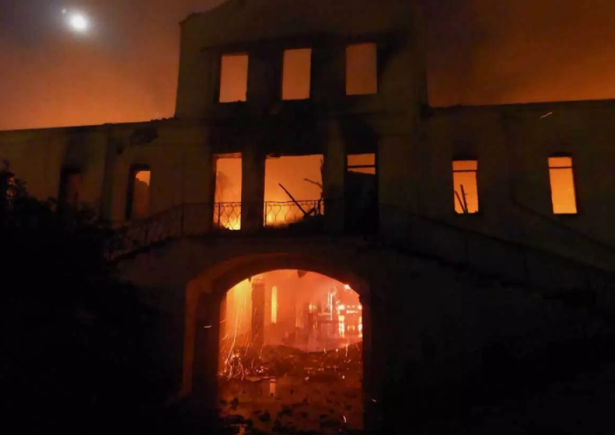 Φωτογραφίες από το Πολεμικό Μουσείο Χανίων: Στάχτη ένα από τα ιστορικότερα κτήρια 