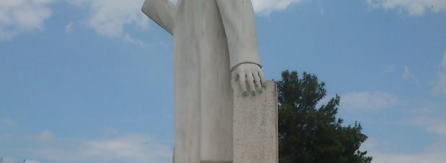 Νέος βανδαλισμός αγάλματος στη Θεσσαλονίκη: Έβαψαν πράσινα τα νύχια του Βενιζέλου!