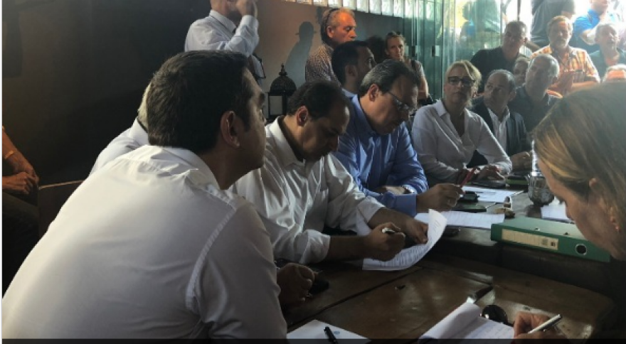 Ο Τσίπρας πήγε στο Μάτι 42 μέρες μετά την τραγωδία για να ακούσει...