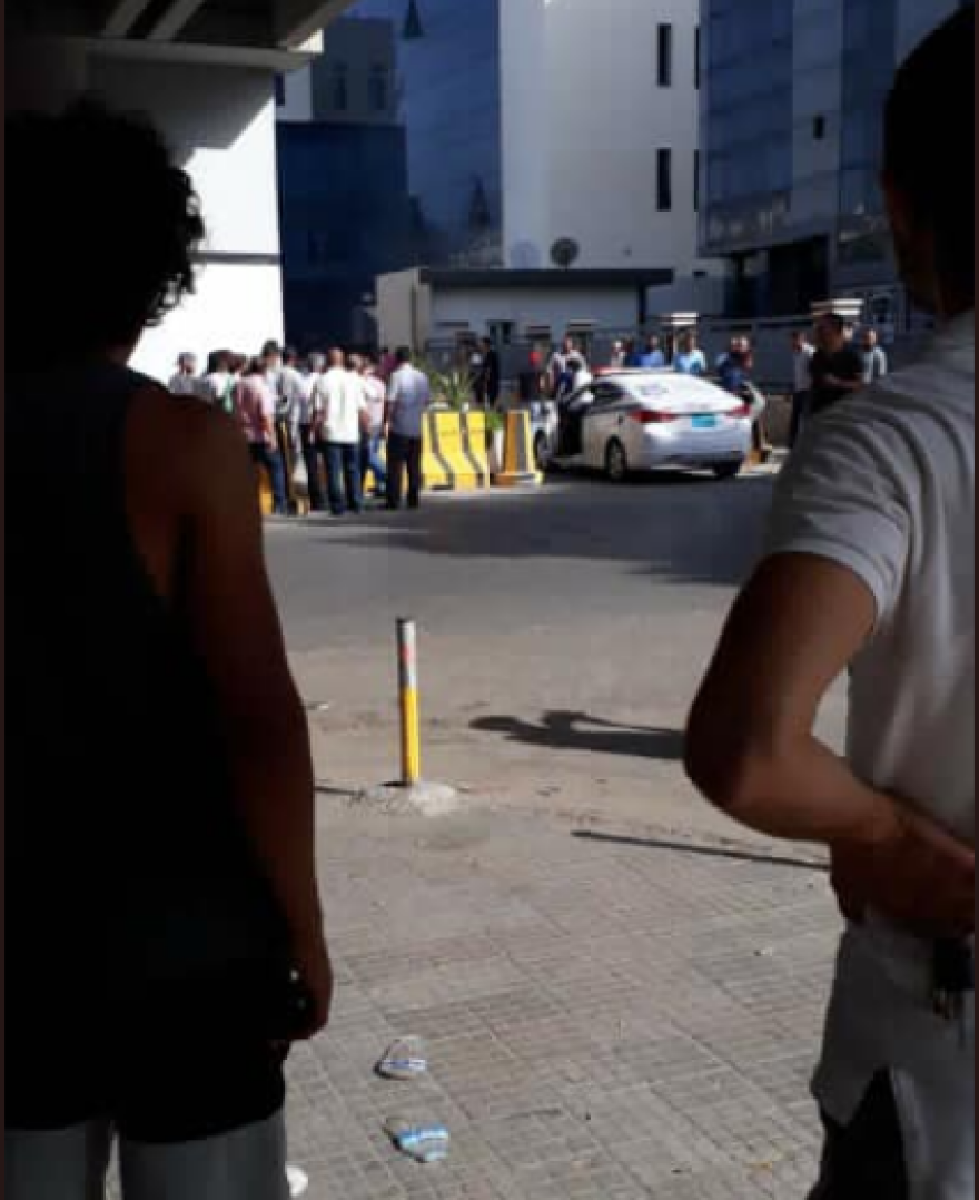 Λιβύη: Ενοπλοι εισέβαλαν στα γραφεία της Εθνικής Εταιρείας Πετρελαίου - Ισχυρές εκρήξεις 