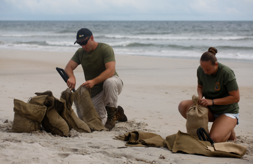 Ο κυκλώνας Φλόρενς εξασθένισε κι άλλο - Φόβοι για εκτεταμένες ζημιές από τις σφοδρές βροχοπτώσεις