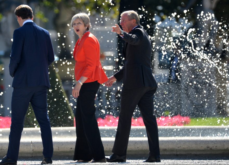 Daily Mirror: «Έσπασε το Brexit σου, Τερέζα Μέι»