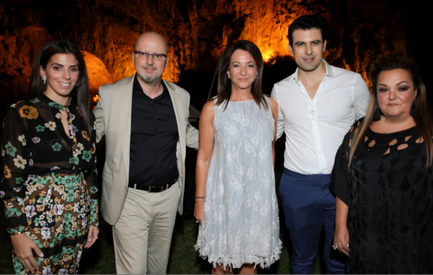 Στέφανος Κορκολής και Σοφία Μανουσάκη στο Annual Dinner του MDA Ελλάς στη Λίμνη Βουλιαγμένης
