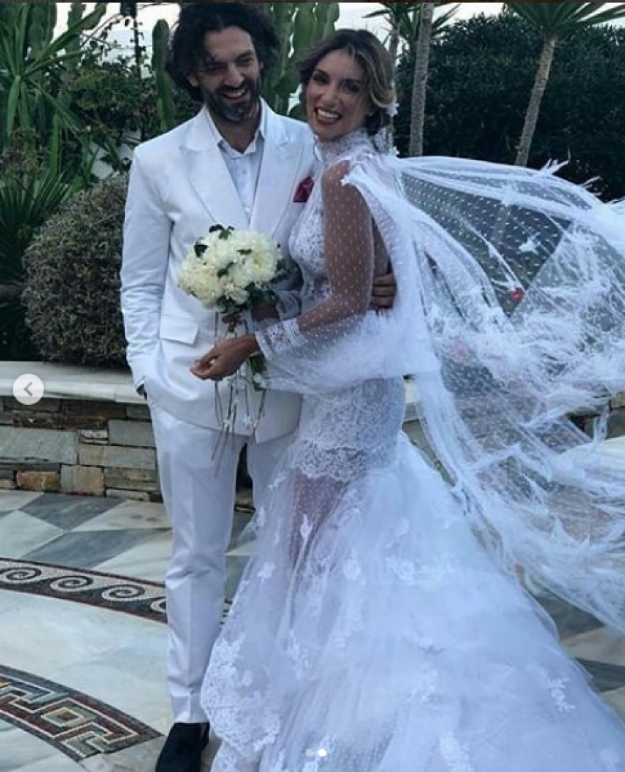 Αθηνά Οικονομάκου - Φίλιππος Μιχόπουλος: Ο λαμπερός γάμος στη Μύκονο 