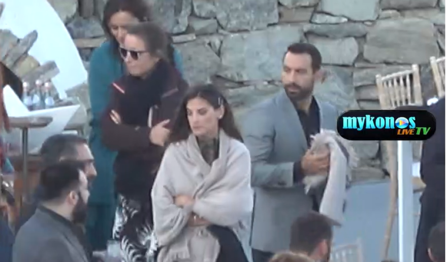 Βίντεο: Αποκλειστικά πλάνα από τον γάμο της Αθηνάς Οικονομάκου στη Μύκονο