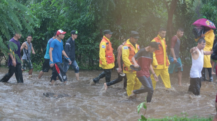 Ο κυκλώνας Michael «χτυπά» με 13 νεκρούς από την Κεντρική Αμερική τις ακτές της Φλόριντα
