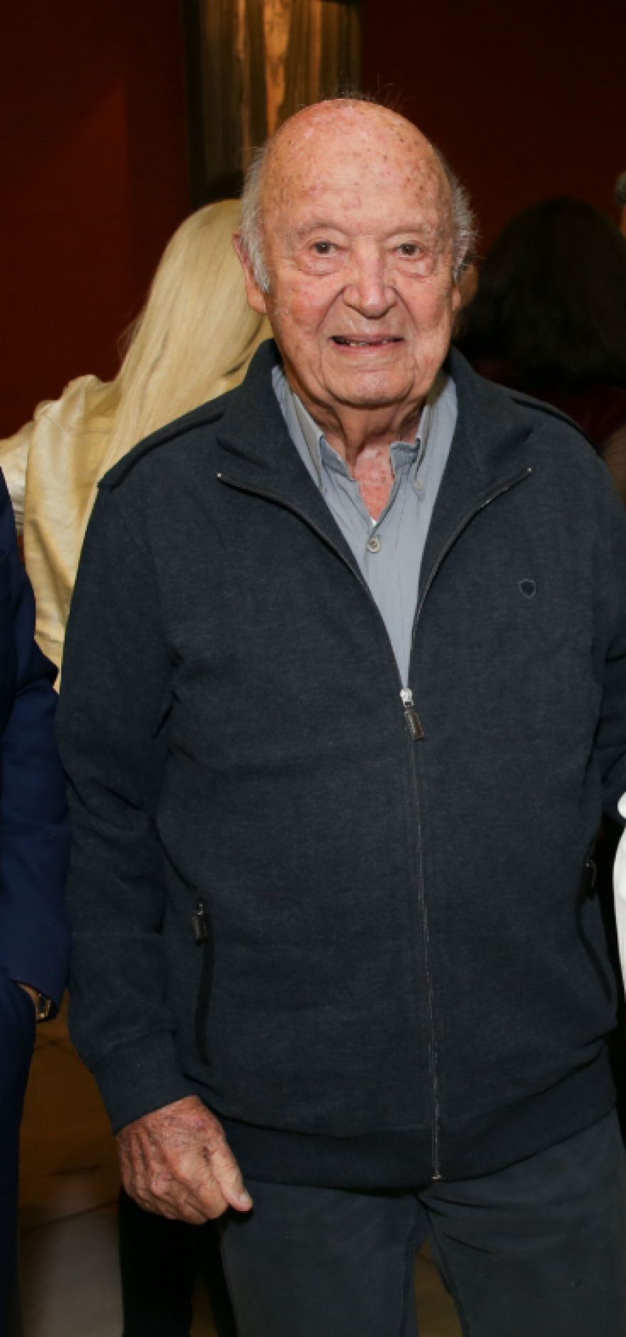 Λαμπερές παρουσίες στην πρεμιέρα της παράστασης «Οι Μάγισσες της Σμύρνης»