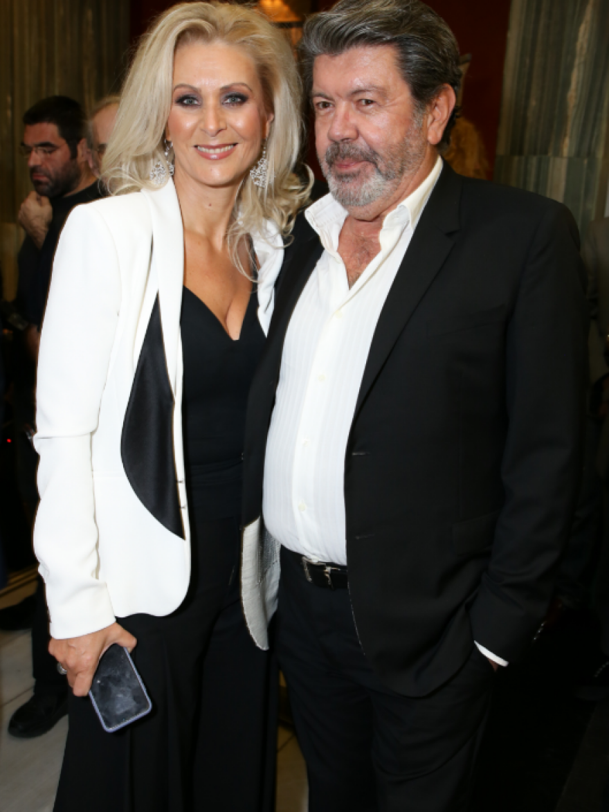 Λαμπερές παρουσίες στην πρεμιέρα της παράστασης «Οι Μάγισσες της Σμύρνης»