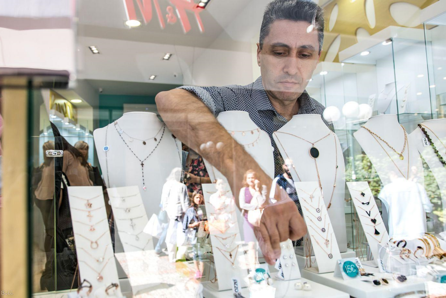 Λαμπερά εγκαίνια στο Χαλάνδρι: Tο Οzze υποδέχθηκε τους φίλους του