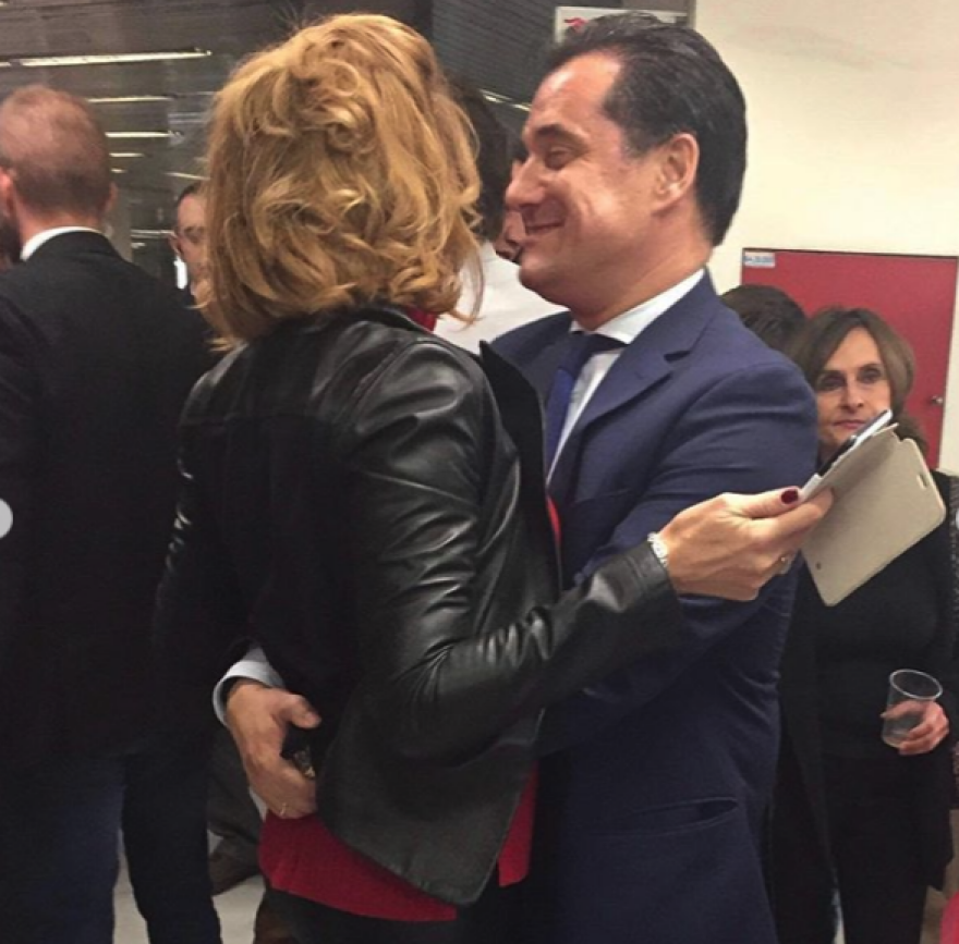 Άδωνις Γεωργιάδης: Η τούρτα για τα 46, οι ευχές και η αγκαλιά της Ευγενίας  