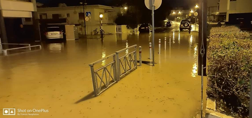 Κύπρος: Πλημμύρισαν σπίτια και δρόμοι από την κακοκαιρία 