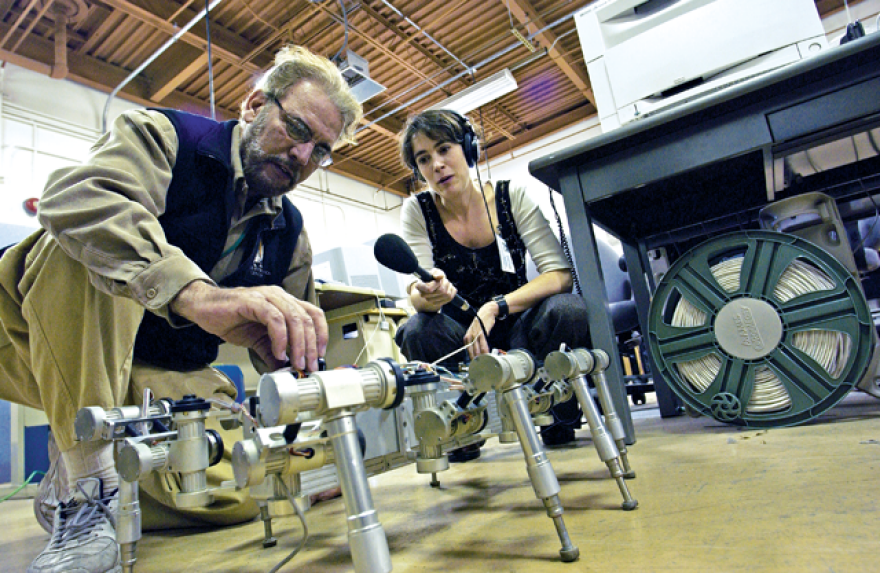 Επιστήμονας της NASA υποστηρίζει ότι εξωγήινοι έχουν ήδη επισκεφθεί τη Γη