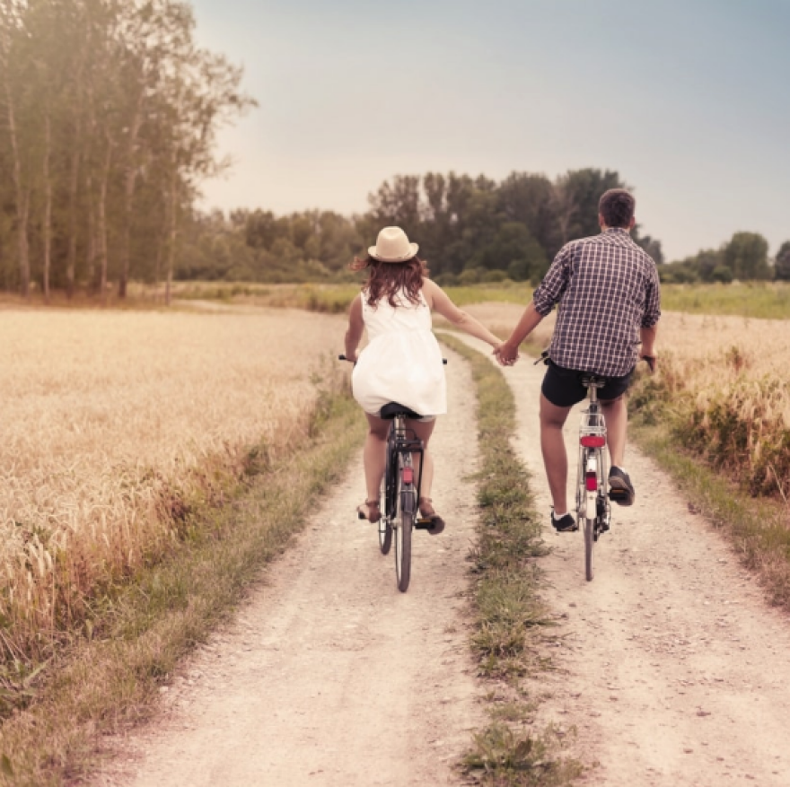 Έρευνα: Η ευτυχία στο γάμο έρχεται με την πάροδο του χρόνου 