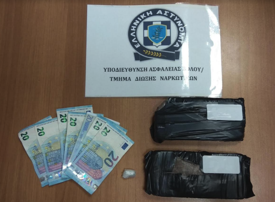 Βόλος: Βγήκε από λεωφορείο του ΚΤΕΛ με ένα κιλό ηρωίνης 