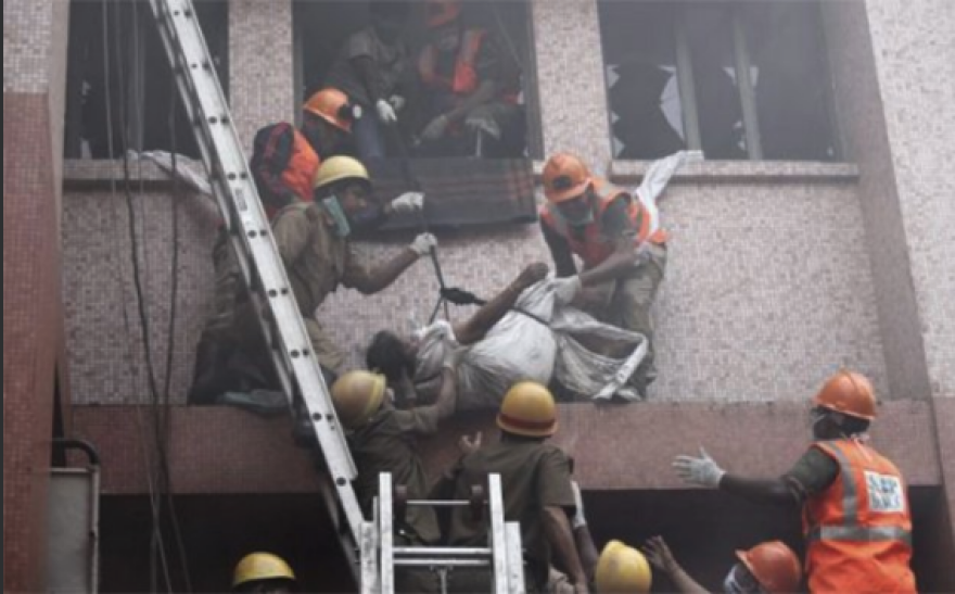 Ινδία: Έξι νεκροί και 100 τραυματίες από πυρκαγιά σε νοσοκομείο