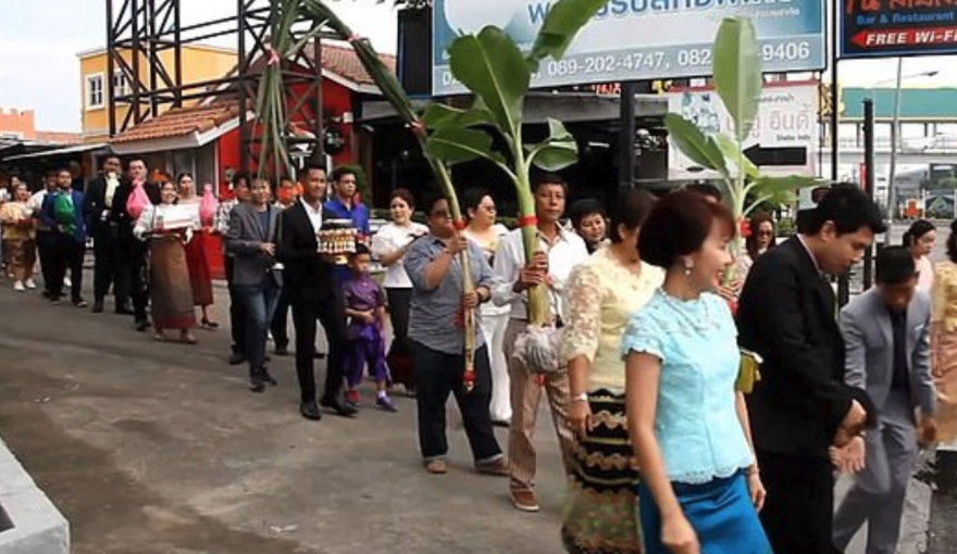 Ταϊλάνδη: Πάντρεψαν δίδυμα εξάχρονα - Οι γονείς πιστεύουν πως ήταν εραστές σε προηγούμενη ζωή