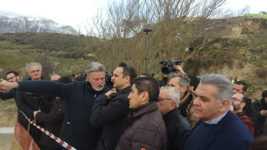 Συνεχίζεται η περιοδεία Μητσοτάκη στην Κρήτη: Επίσκεψη στο οδικό έργο Ηράκλειο - Μεσσαρά
