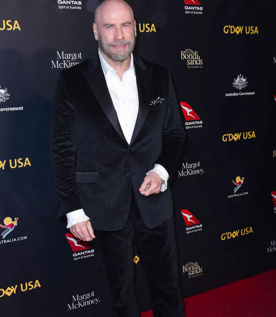 Ο Τζον Τραβόλτα έκανε δημόσια εμφάνιση χωρίς... το περουκίνι του