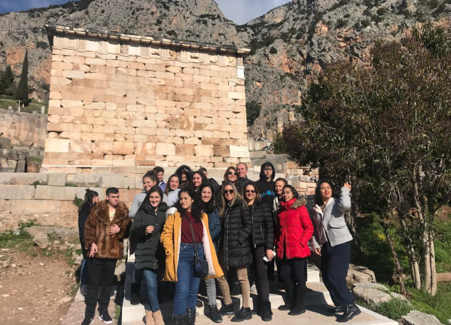 Άρωμα Ελλάδας για μαθητές από τον Παναμά: Πολιτισμός, χοροί, κουζίνα και… Ολυμπιακός