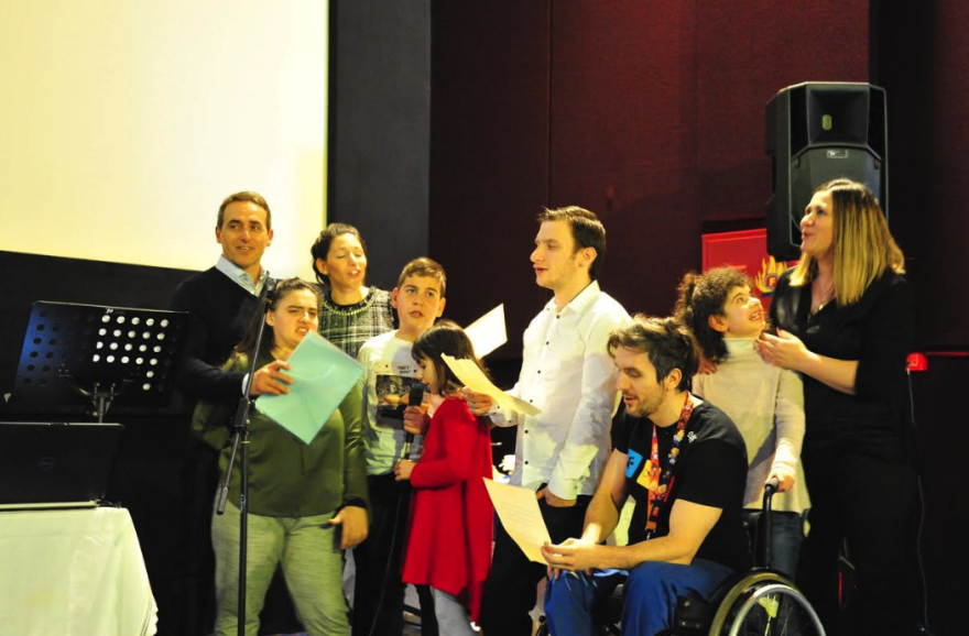  Σύλλογος «Ιωνάς- Τμήμα Θεραπευτικής Αγωγής ΑμεΑ»: Έκοψαν την πρωτοχρονιάτικη πίτα