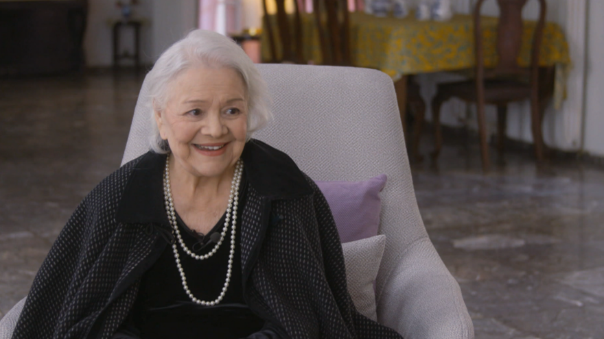 Η Μαίρη Λίντα εξομολογείται:  «Το μόνο που λείπει από τη ζωή μου είναι ο Χιώτης»