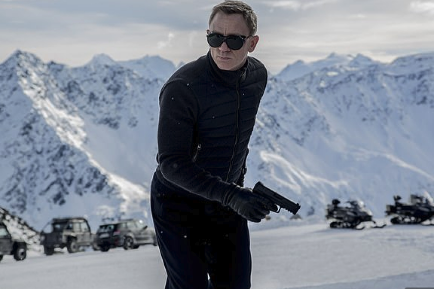 Ράλφ Φάινς: Ο Τζέιμς Μποντ δεν πρέπει να παιχτεί ποτέ από μαύρο ή γυναίκα