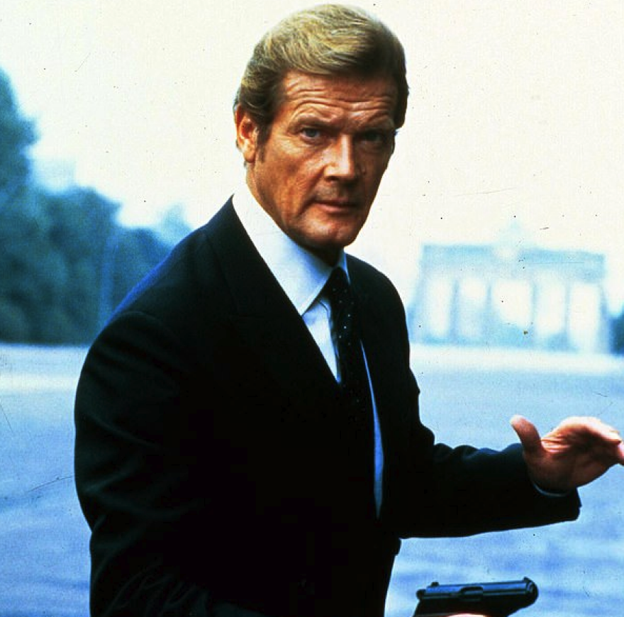 Ράλφ Φάινς: Ο Τζέιμς Μποντ δεν πρέπει να παιχτεί ποτέ από μαύρο ή γυναίκα