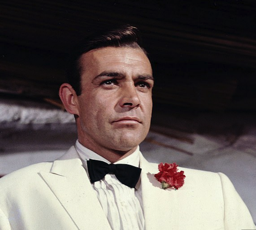 Ράλφ Φάινς: Ο Τζέιμς Μποντ δεν πρέπει να παιχτεί ποτέ από μαύρο ή γυναίκα