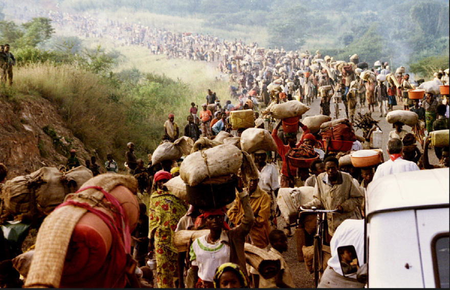 Η δάδα του Γιούνκερ και η γενοκτονία στη Ρουάντα