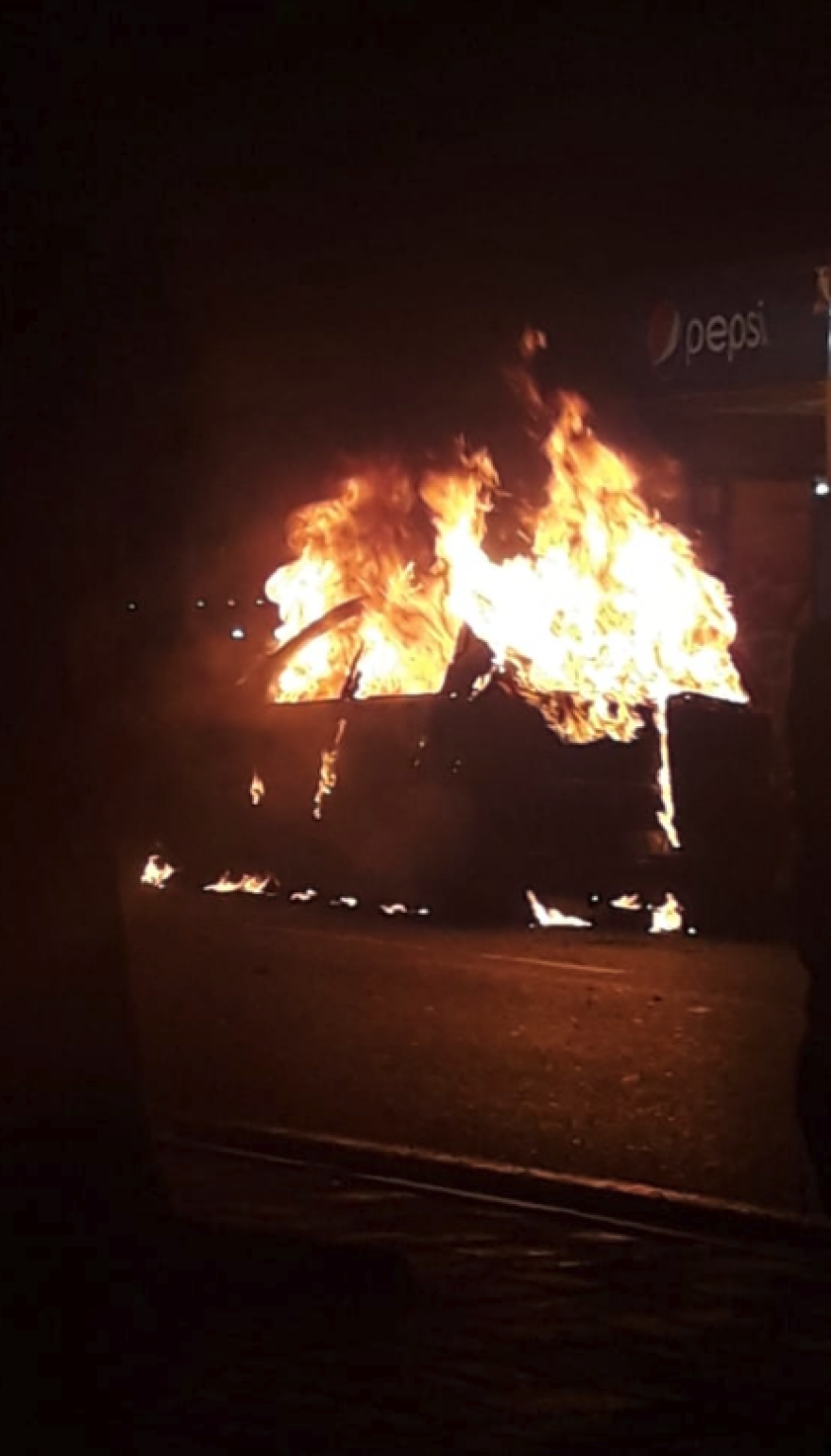 Χάος στα Τίρανα: Συγκρούσεις διαδηλωτών με την αστυνομία - Ζητούν την παραίτηση Ράμα