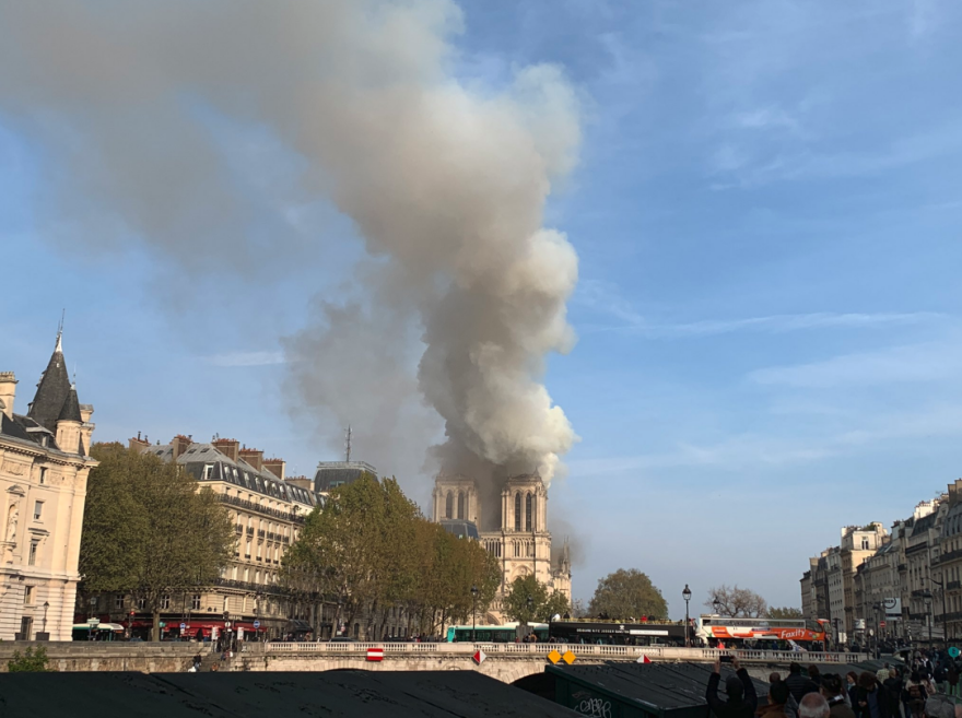 Παναγία των Παρισίων: Στη διάρκεια εργασιών συντήρησης ξεκίνησε η μεγάλη καταστροφή