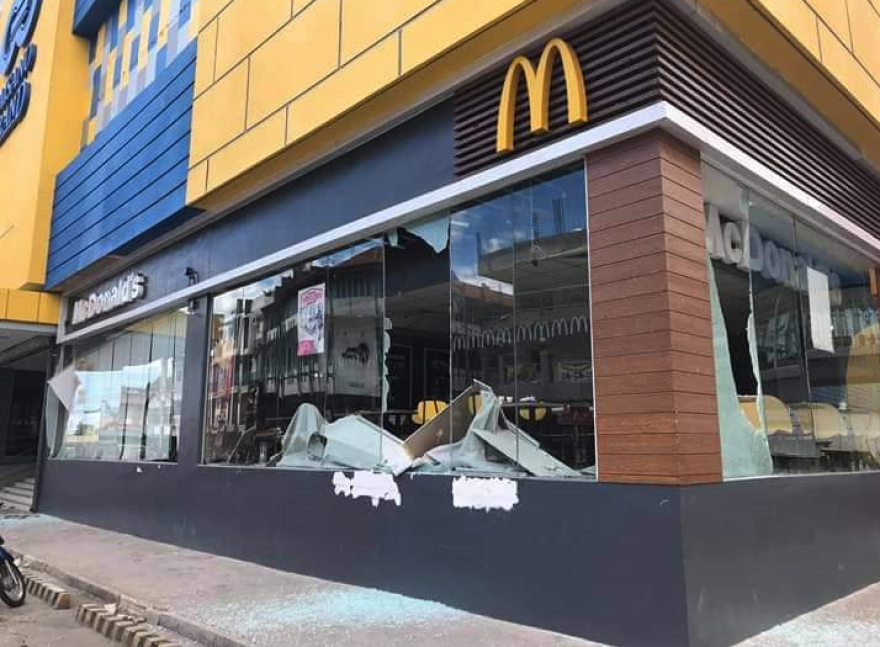 Νέος σεισμός 6,4 Ρίχτερ στις Φιλιππίνες: Άνοιξαν στα δύο οι δρόμοι - Δείτε βίντεο και φωτογραφίες  