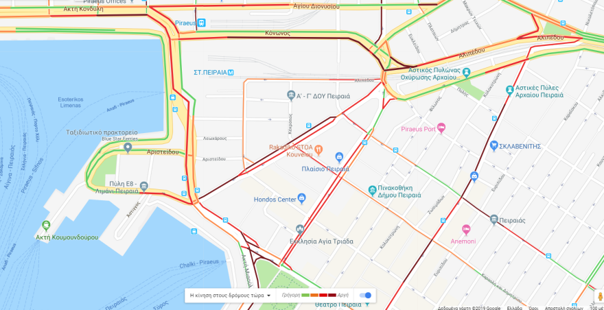 Κίνηση τώρα: Στο «κόκκινο» οι δρόμοι προς το λιμάνι του Πειραιά - Φεύγουν «άρον-άρον» οι αδειούχοι με τα πλοία