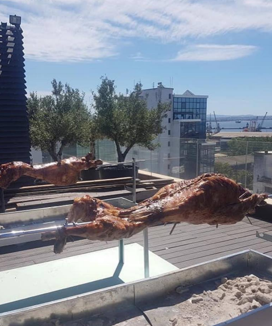 Πάσχα 2019: Οι Έλληνες γιορτάζουν και γλεντούν σε όλη τη χώρα