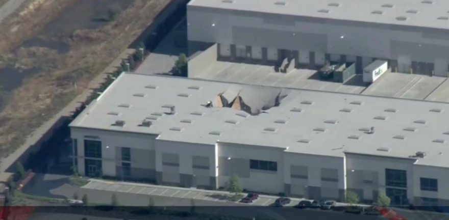 ΗΠΑ: Πολεμικό αεροσκάφος συνετρίβη σε εμπορικό κατάστημα