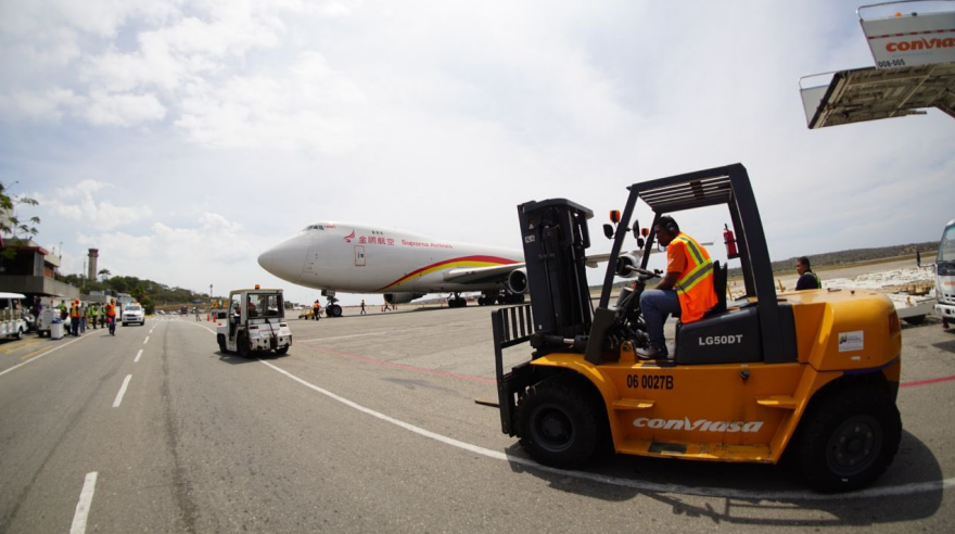 Βενεζουέλα: Μεγάλο φορτίο με 69 τόνους φάρμακα από την Κίνα