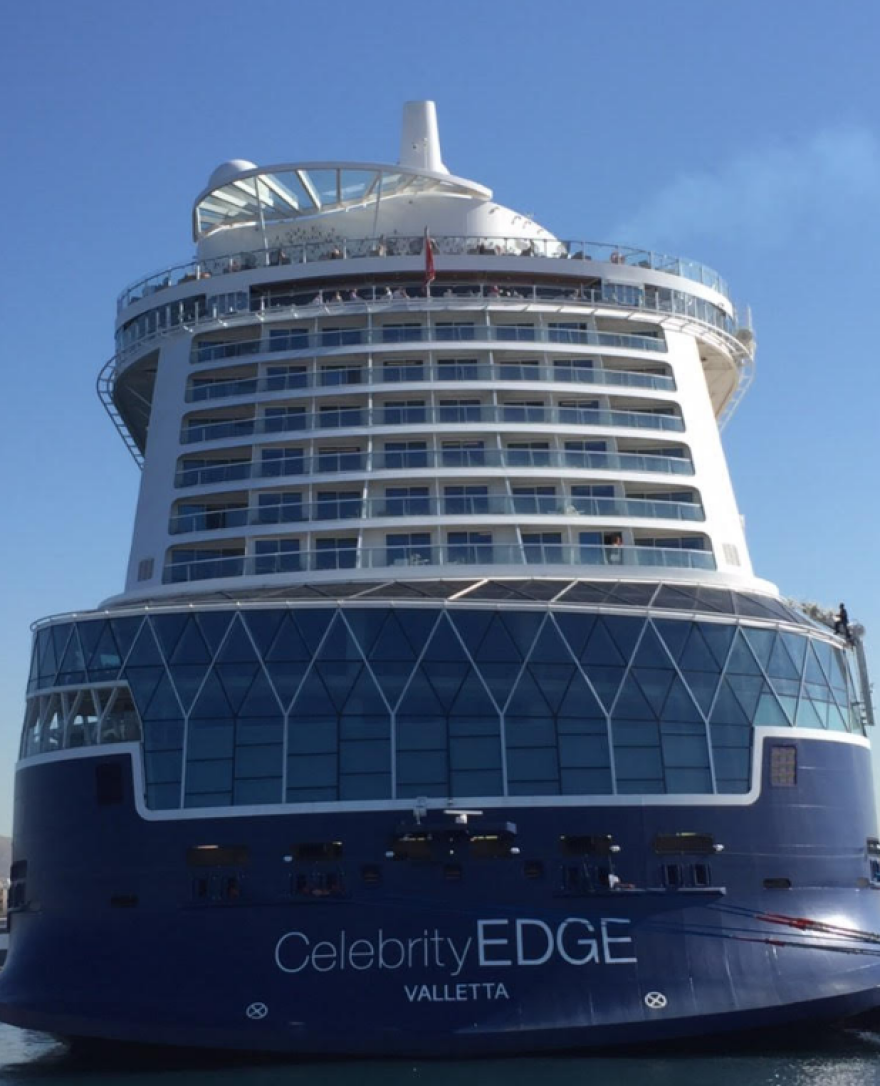 Στο λιμάνι του Πειραιά το «Celebrity Edge» με 2.500 επιβάτες 